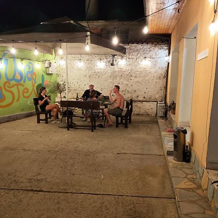 D1 Hostel Tiranë Ngoại thất bức ảnh