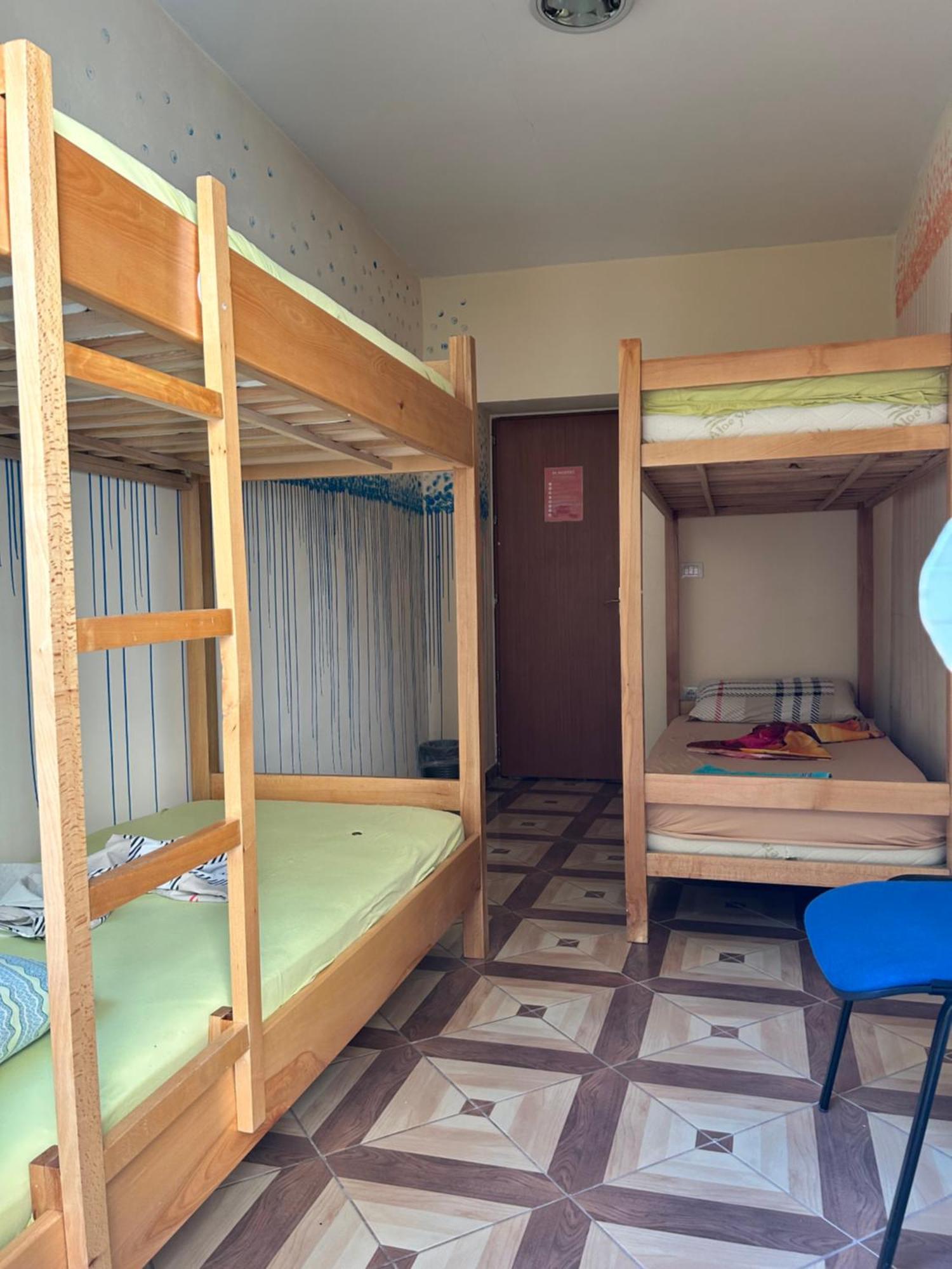 D1 Hostel Tiranë Ngoại thất bức ảnh