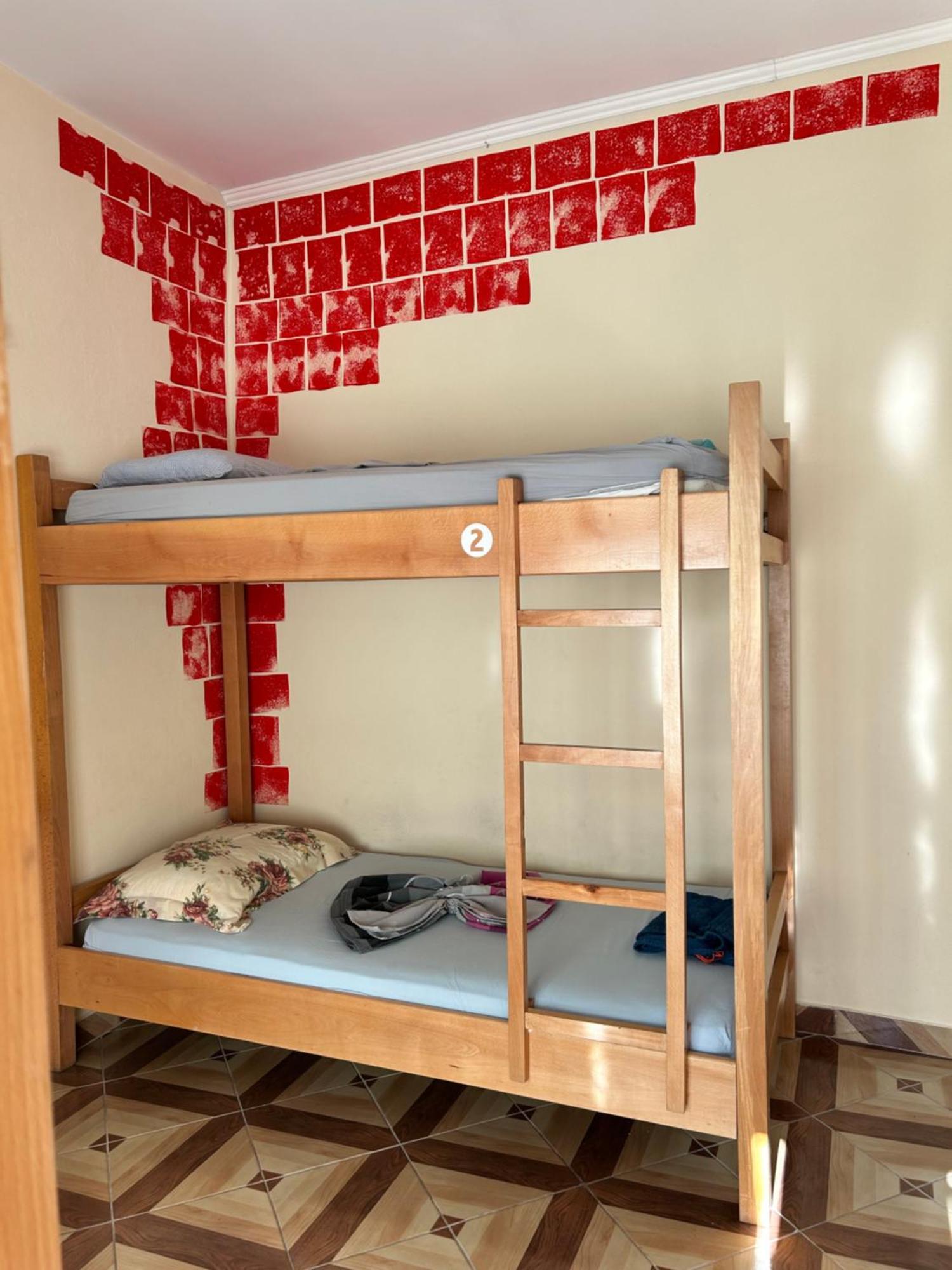 D1 Hostel Tiranë Ngoại thất bức ảnh