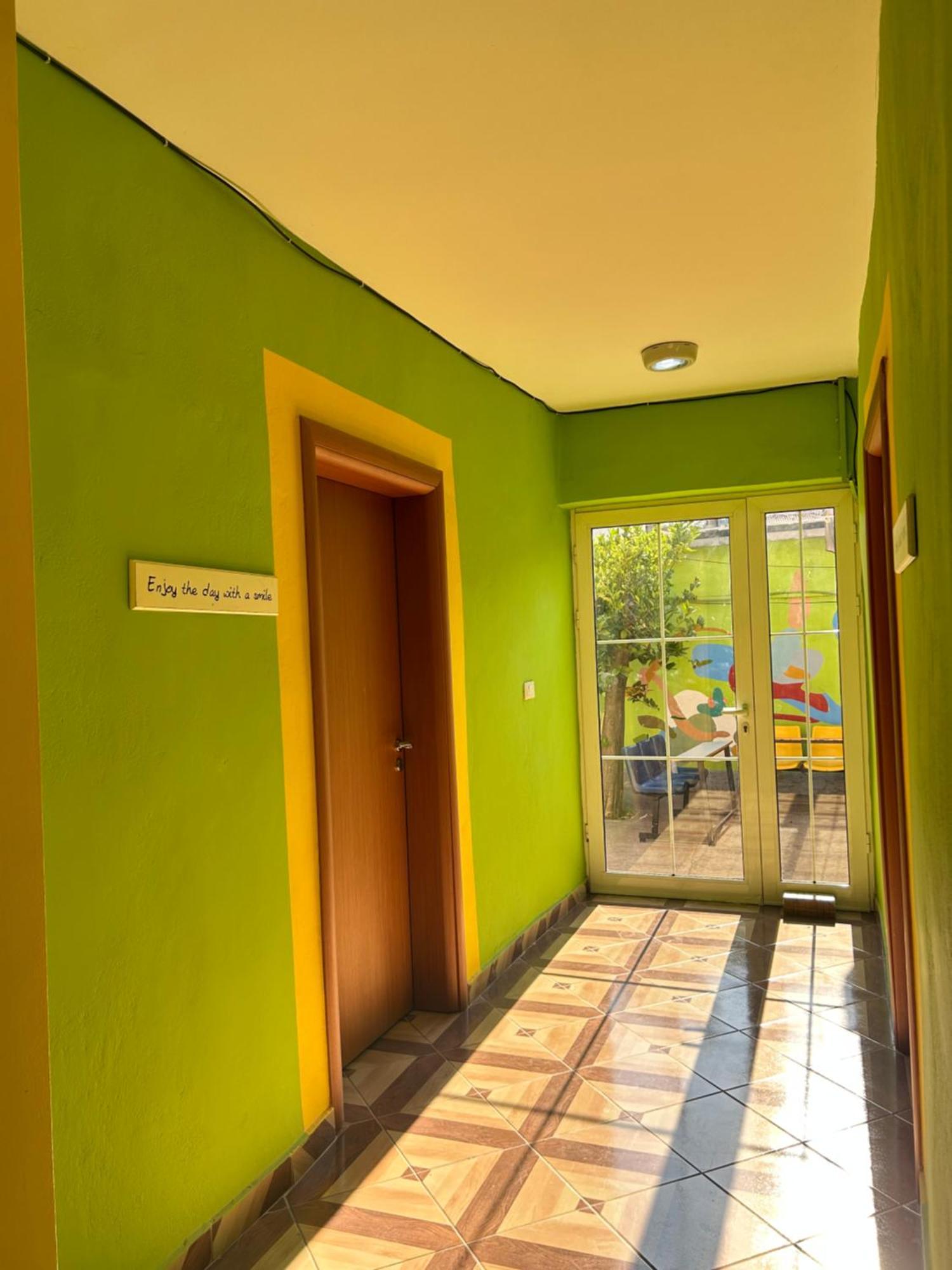 D1 Hostel Tiranë Ngoại thất bức ảnh