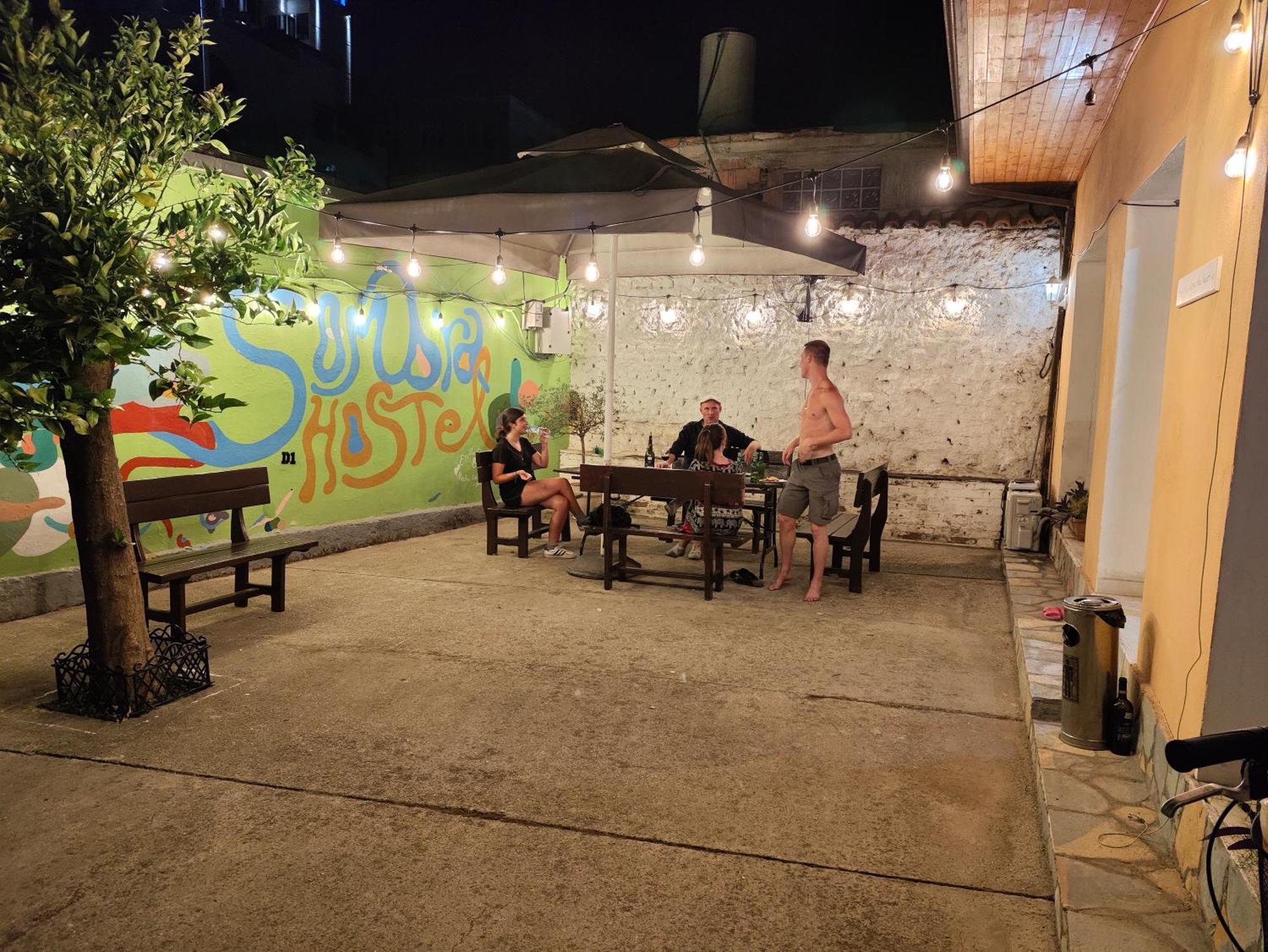 D1 Hostel Tiranë Ngoại thất bức ảnh