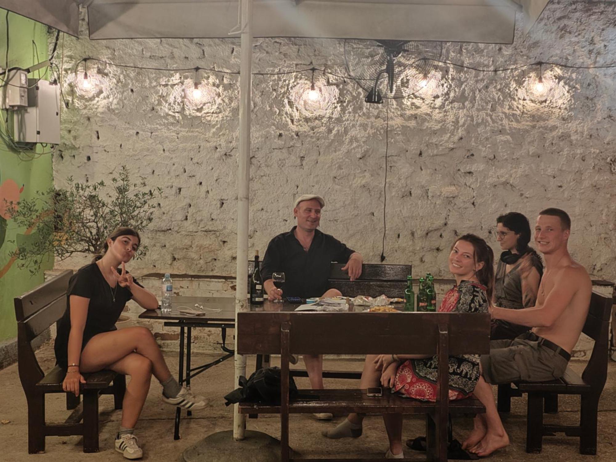 D1 Hostel Tiranë Ngoại thất bức ảnh