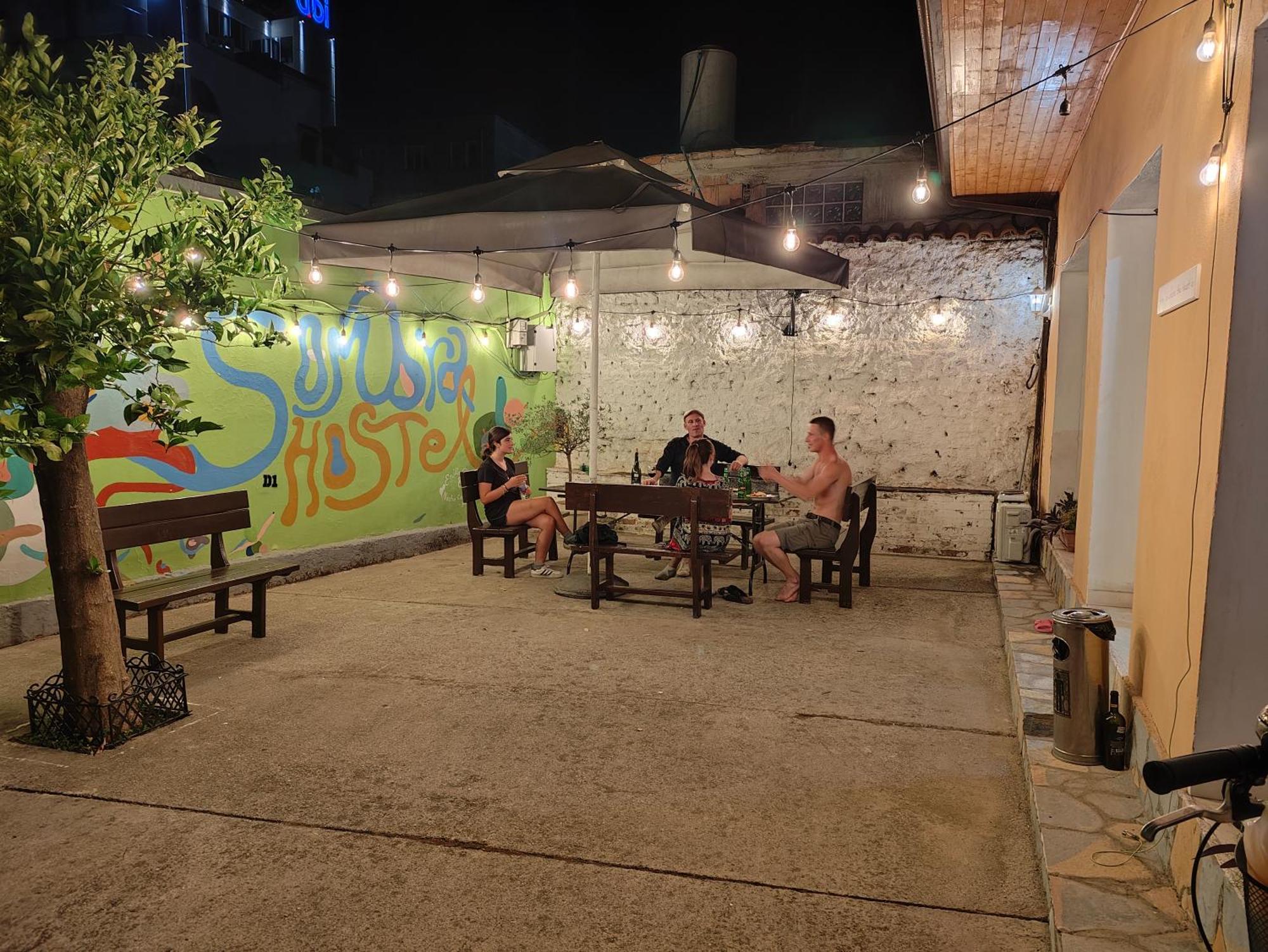 D1 Hostel Tiranë Ngoại thất bức ảnh